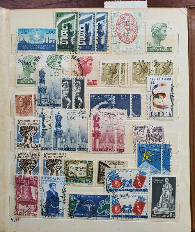 STAMP LOT - ITALY, VATICAN & SAN MARINO IN SMALL ALBUM