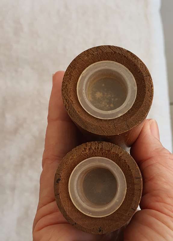 VINTAGE WILLOW ceramic and wooden Salt & Pepper set