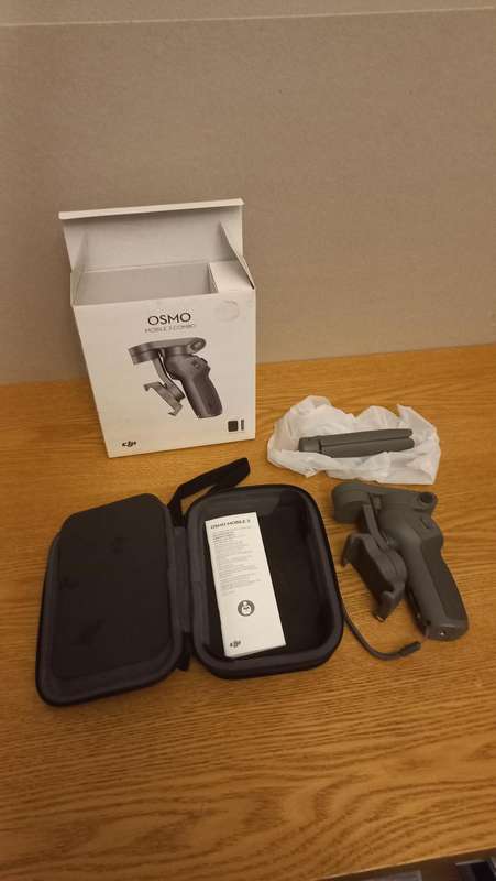 DJI Osmo Mobile 3 Combo