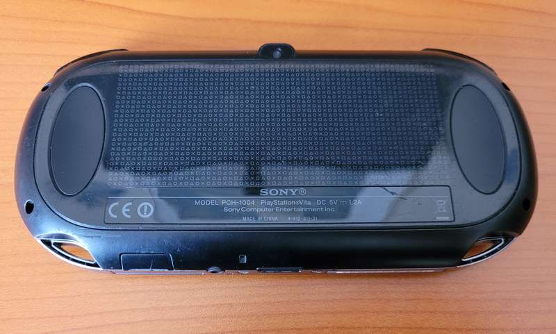 PS VIta PCH-1004 with OEM Charger and 8GB Memory Card