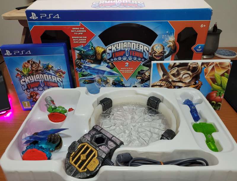 Skylanders Trap Team: Starter Pack - Sony PS4