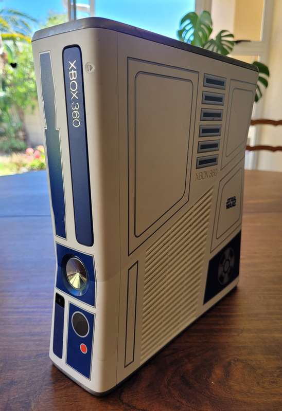 Xbox 360 Star Wars Limited Edition Console and Kinect Bundle