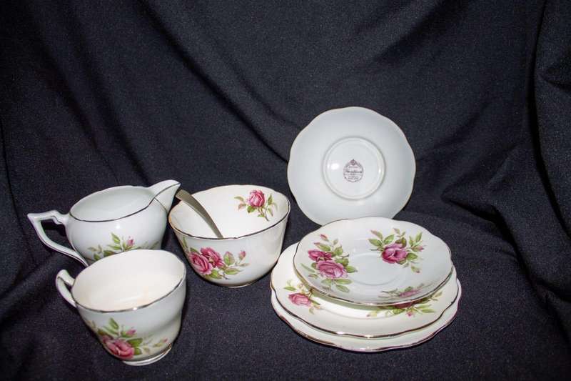 FÜRSTENBERG Rose tea set
