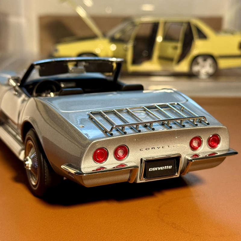 AUTOart Millennium 1:18 1969 Chevrolet Corvette Cortez Silver  Limited Edition #16/6000