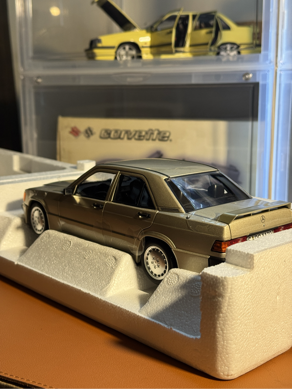 1:18 Norev Mercedes-Benz 190E 2.3-16 - Brand New
