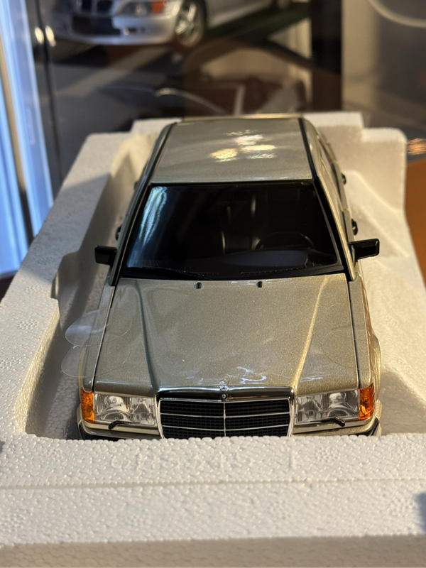 1:18 Norev Mercedes-Benz 190E 2.3-16 - Brand New