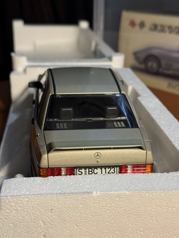1:18 Norev Mercedes-Benz 190E 2.3-16 - Brand New