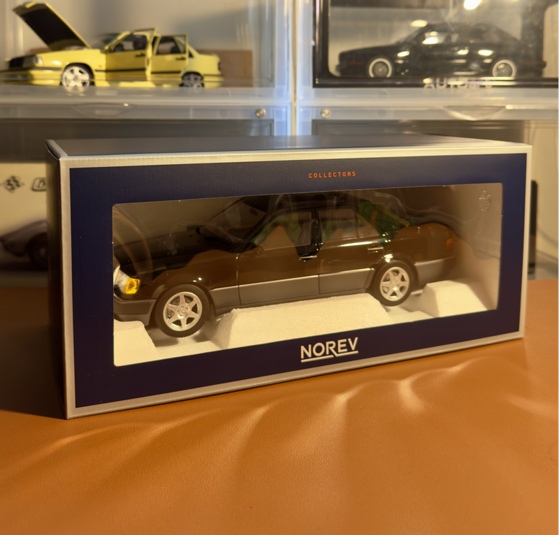 1:18 Norev Mercedes Benz 500E Collectors Edition - Brand New