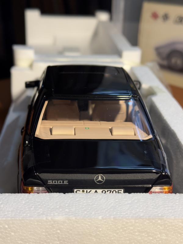 1:18 Norev Mercedes Benz 500E Collectors Edition - Brand New