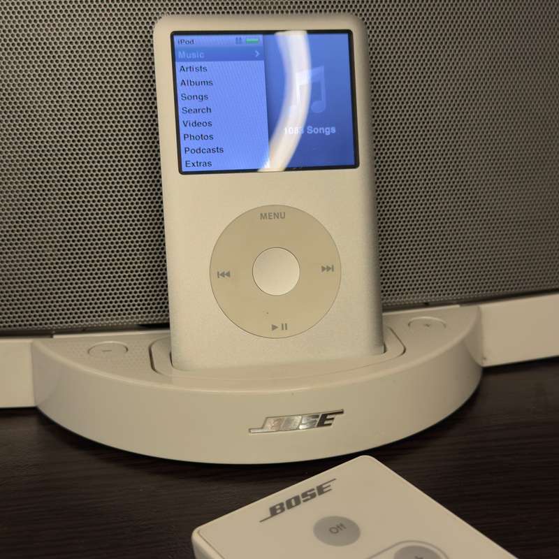 Bose SoundDock + Apple iPod Classic 160GB