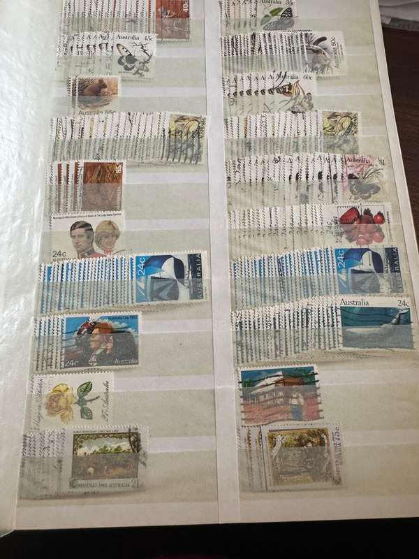 AUSTRALIAN STAMP ALBUM