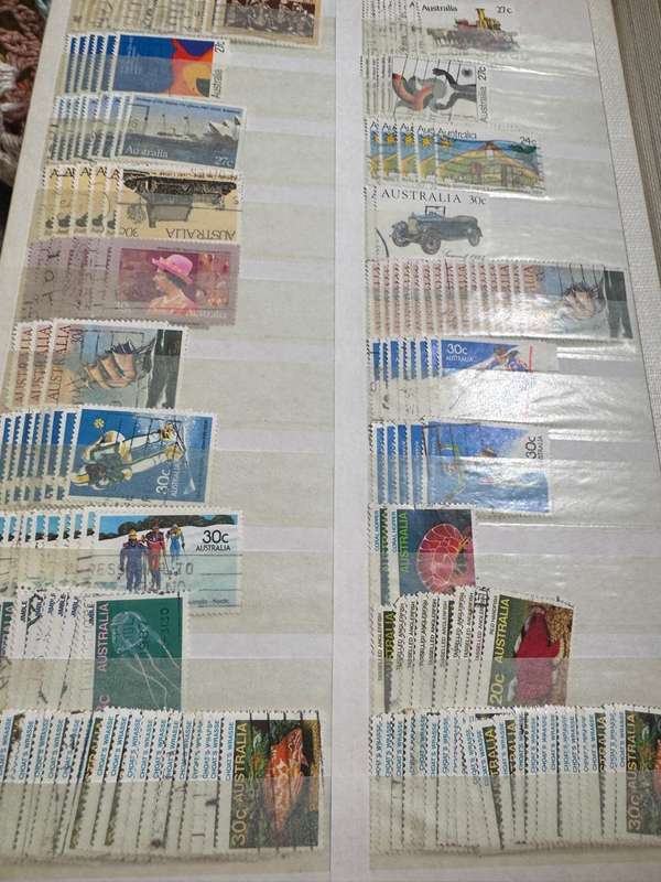 AUSTRALIAN STAMP ALBUM
