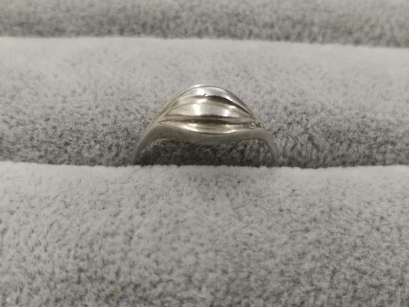 925 Silver: Unique Ring - Size P