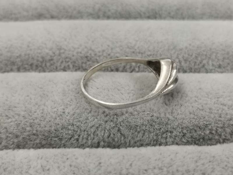925 Silver: Unique Ring - Size P