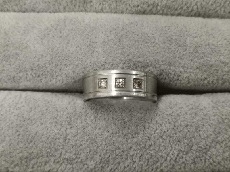 925Silver: Comfort-Fit Ring - 3x CZ Stones - Size S3/4