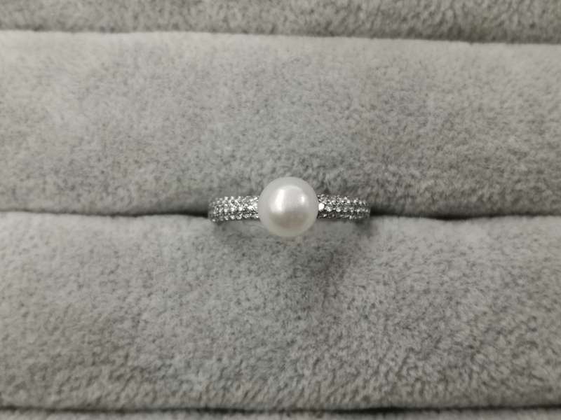 925Silver: Pearl Ring - Multiple CZ - Size N