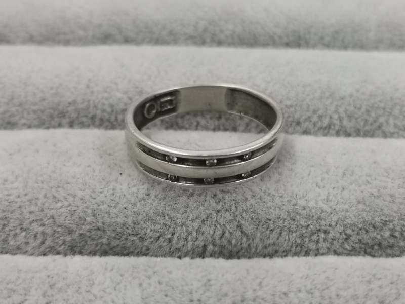 925Silver: Classy Ring - Multiple CZ Stones - Size U