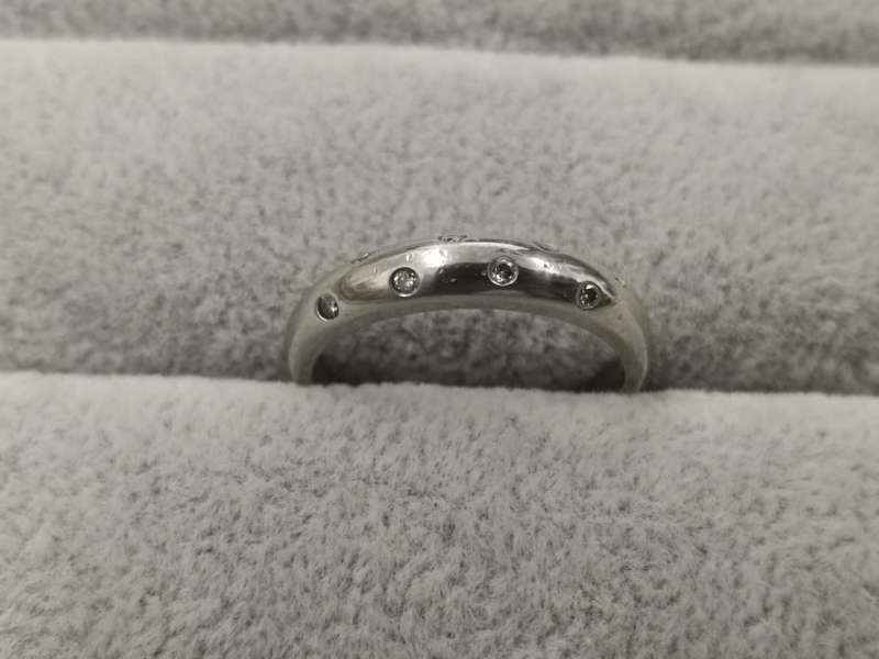 9ct Gold: Browns Diamond Ring - Size Q