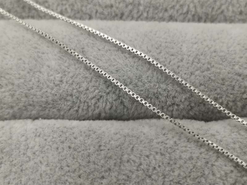 925Silver: Infinity Necklace - Multiple CZ - Length: 45cm Width: 1mm