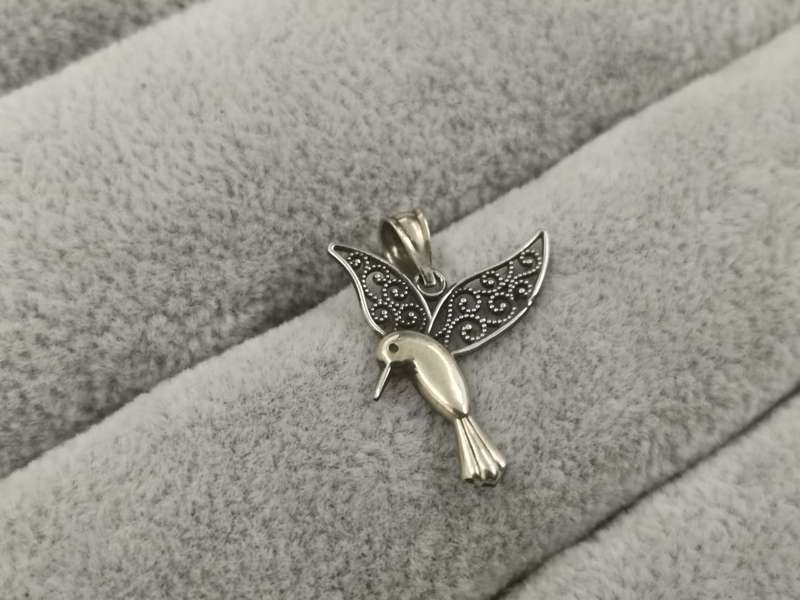 9ct Gold: Filigree Honey Bird Pendant - Size 17x20mm