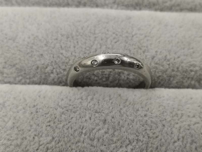 9ct Gold: Browns Diamond Ring - Size Q