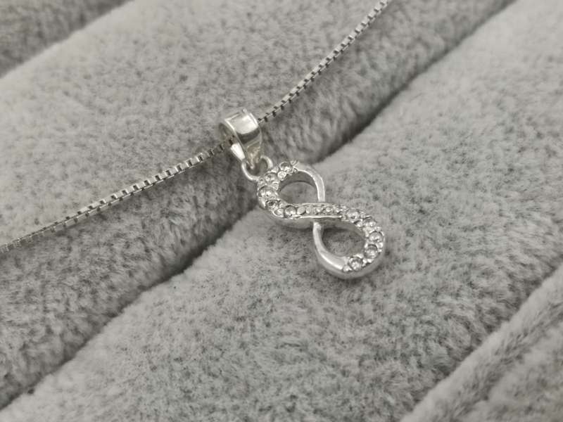 925Silver: Infinity Necklace - Multiple CZ - Length: 45cm Width: 1mm