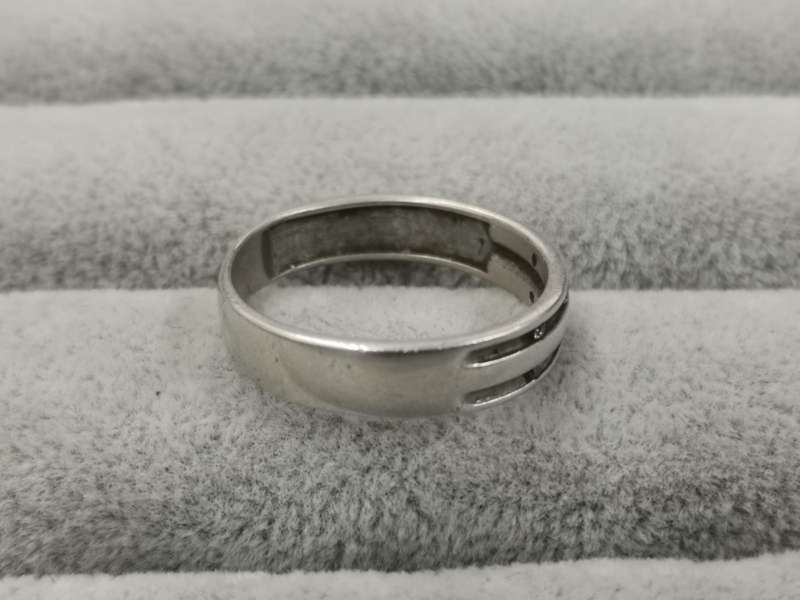 925Silver: Classy Ring - Multiple CZ Stones - Size U
