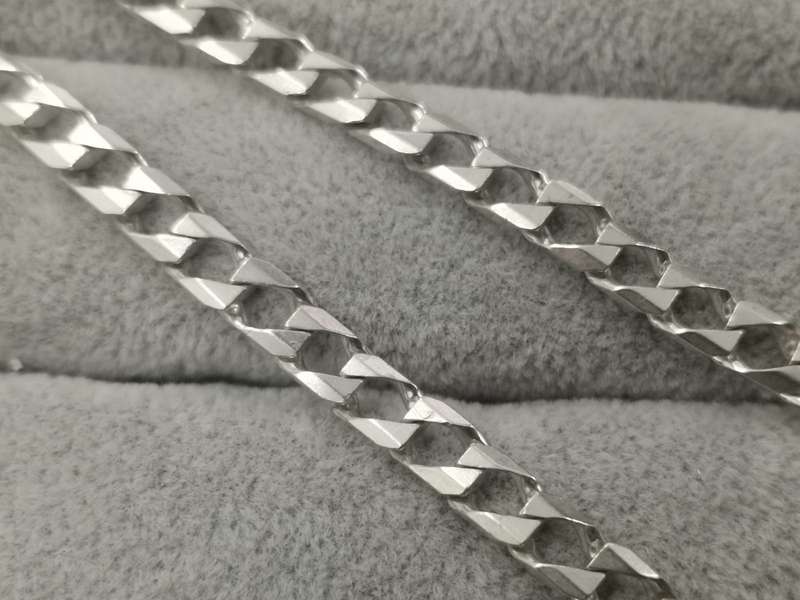 925Silver: Curb Chain - Length 57cm Width 5mm