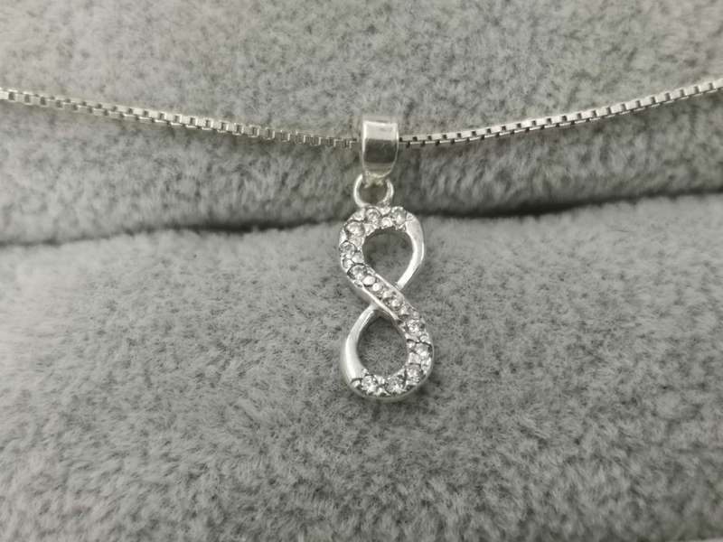925Silver: Infinity Necklace - Multiple CZ - Length: 45cm Width: 1mm