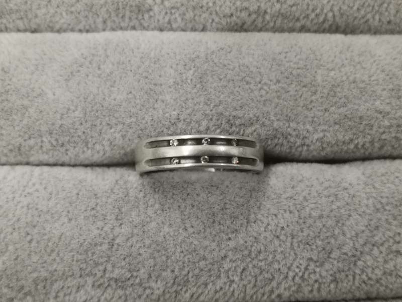 925Silver: Classy Ring - Multiple CZ Stones - Size U