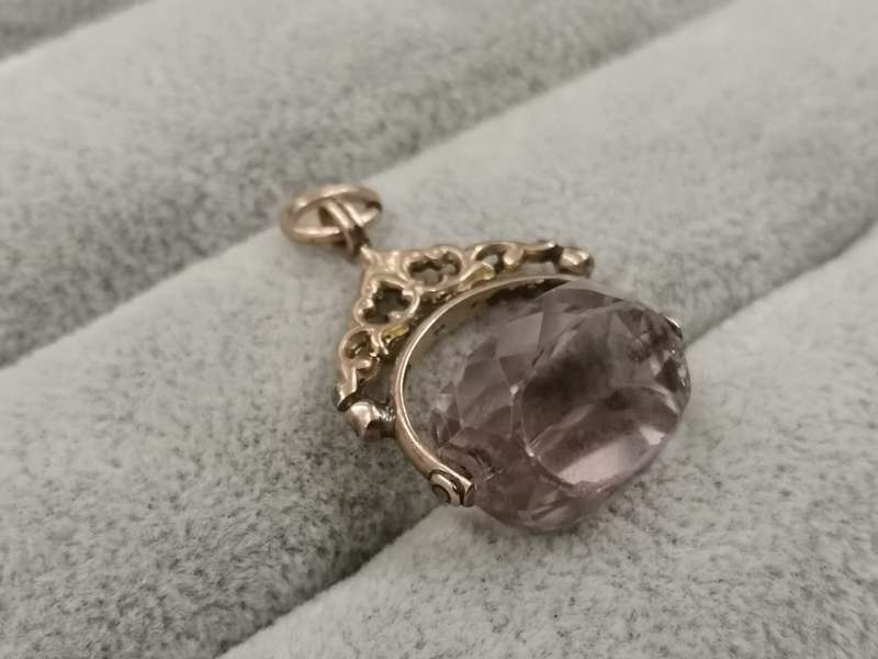 9ct Gold Pendant - 25x20mm