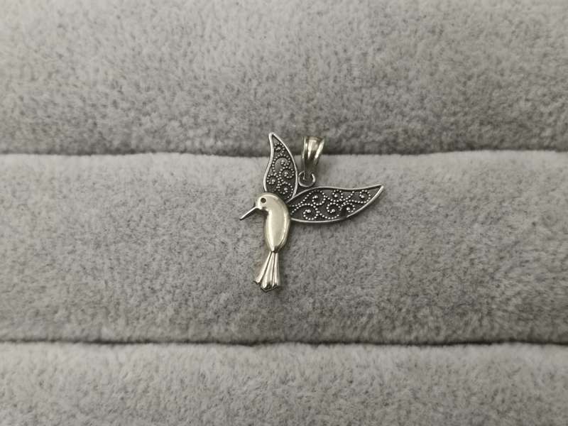 9ct Gold: Filigree Honey Bird Pendant - Size 17x20mm
