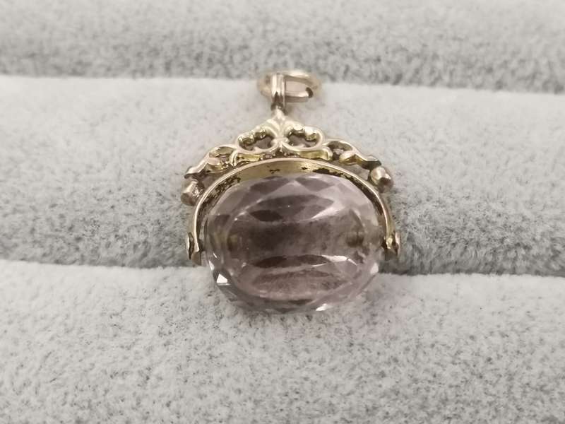 9ct Gold Pendant - 25x20mm