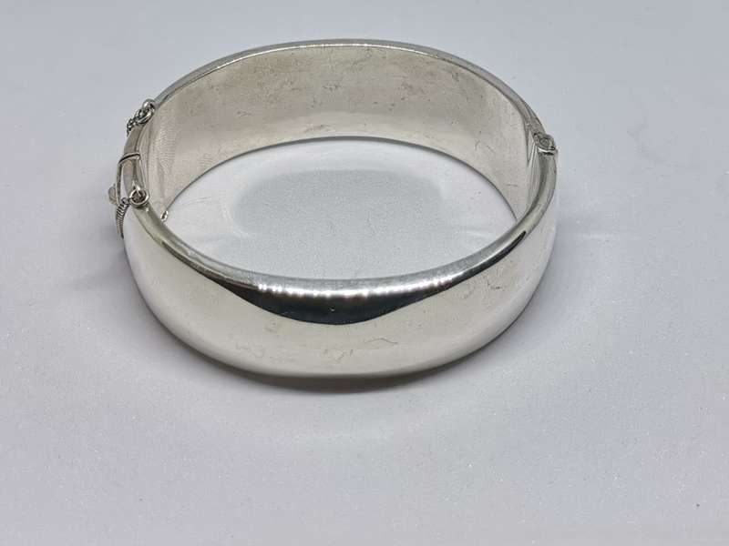 Detailed Silver Bangle