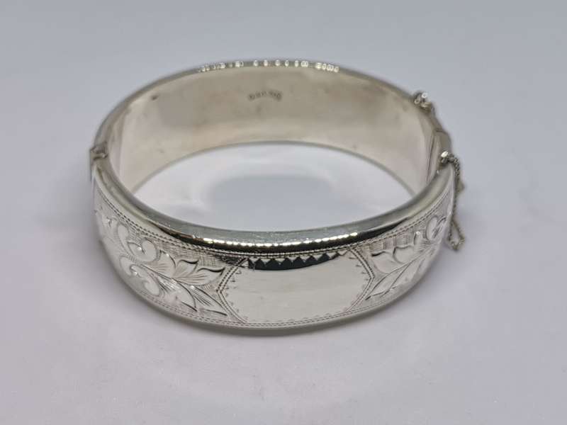 Detailed Silver Bangle