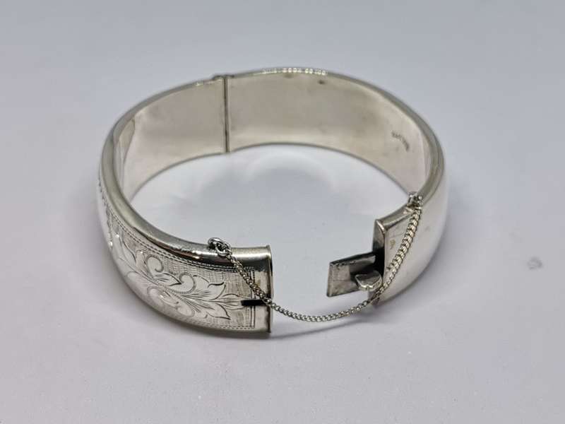 Detailed Silver Bangle