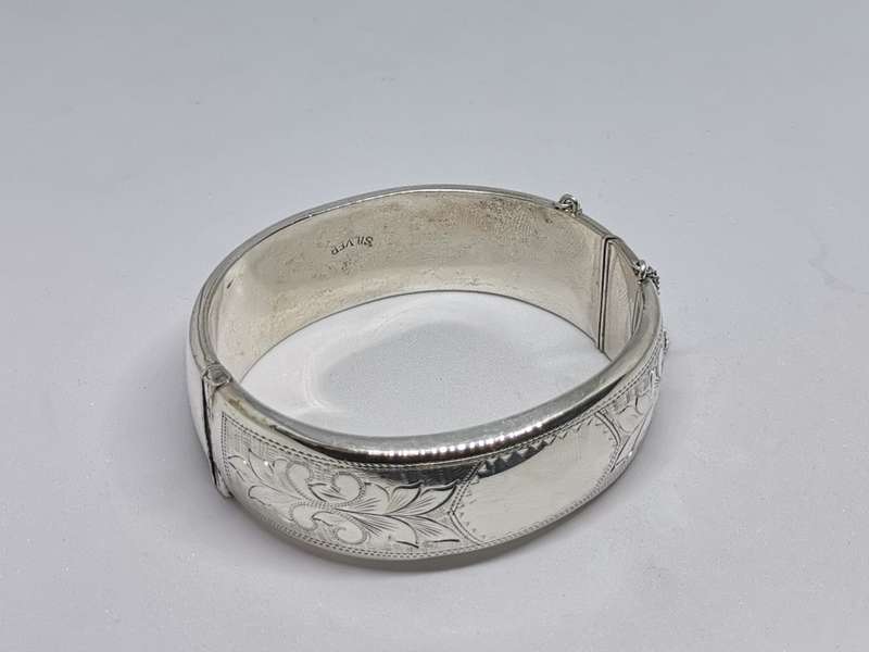 Detailed Silver Bangle