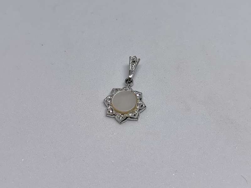 Silver Mother of Pearl Pendant