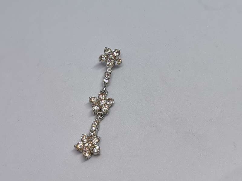 Silver Dangling Flower Pendant