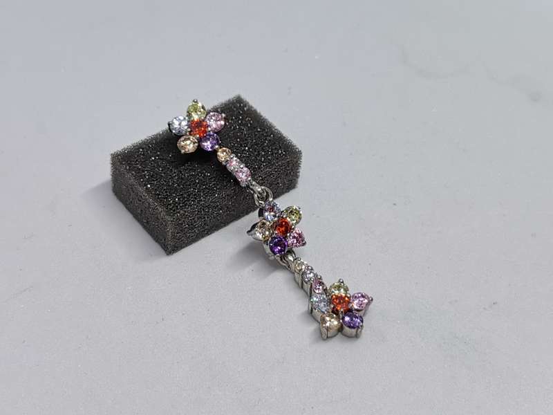 Silver Dangling Flower Pendant