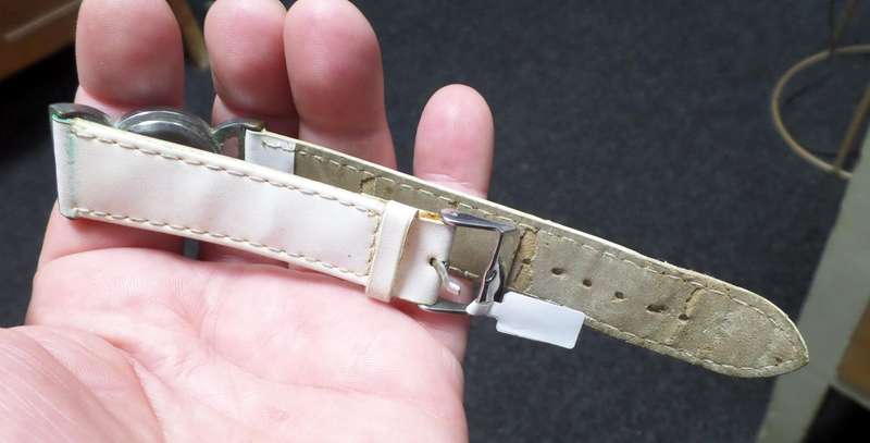 *R1 Auction* Revlon lady's quartz watch