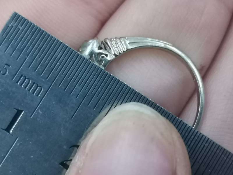 18ct Gold and Diamond Ring