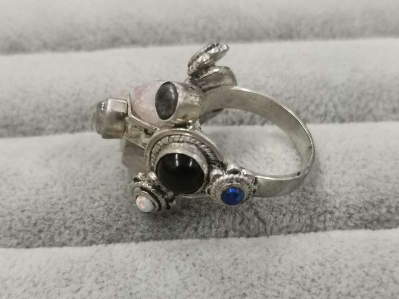 925Silver: Unique Design Ring - Multiple Gemstones - Size P3/4