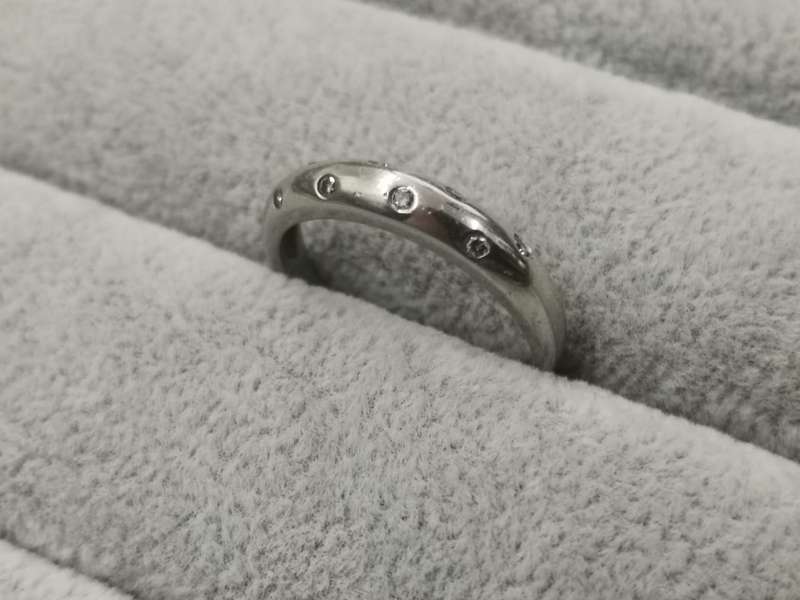 9ct Gold: Browns Diamond Ring - Size Q