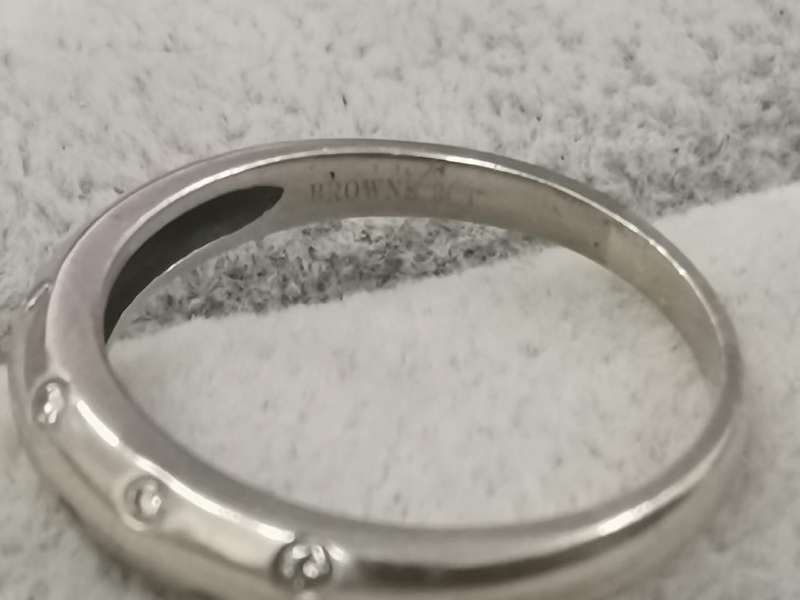 9ct Gold: Browns Diamond Ring - Size Q