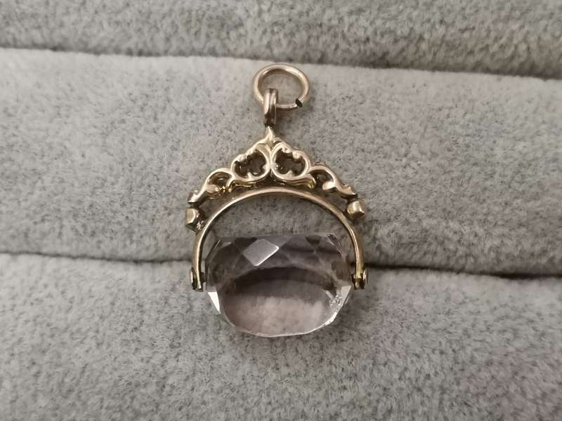 9ct Gold Pendant - 25x20mm