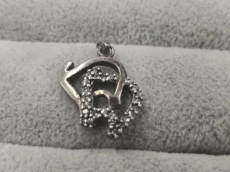 925Silver: Elephant Pendant - Multiple CZ - Size 16x10mm
