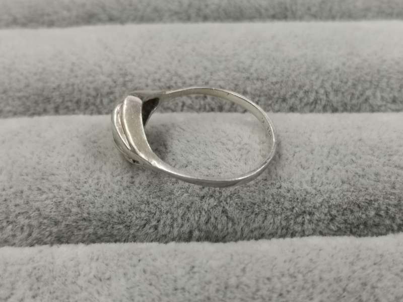 925 Silver: Unique Ring - Size P