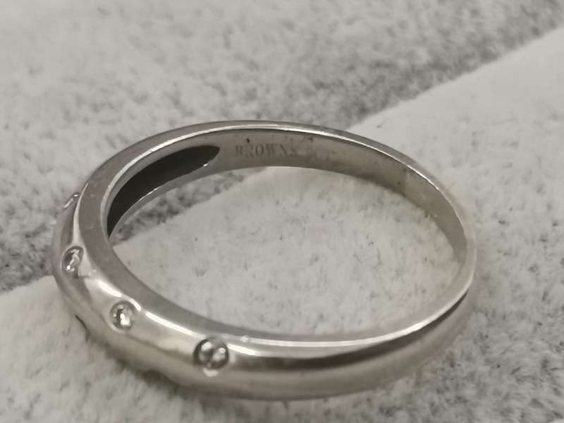 9ct Gold: Browns Diamond Ring - Size Q