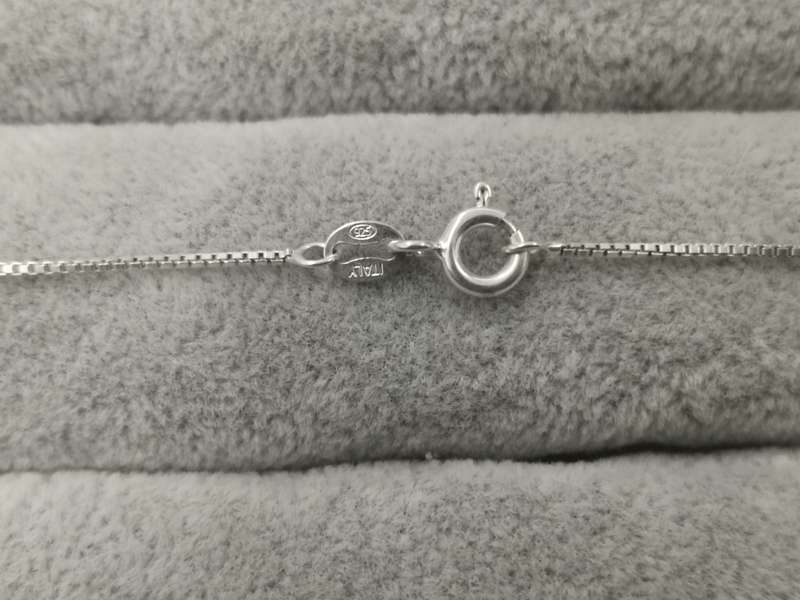 925Silver: Infinity Necklace - Multiple CZ - Length: 45cm Width: 1mm